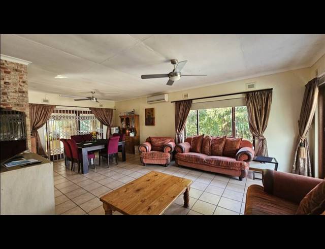 4 BEDROOM FREESTANDING FOR SALE IN SCOTTBURGH SOUTH